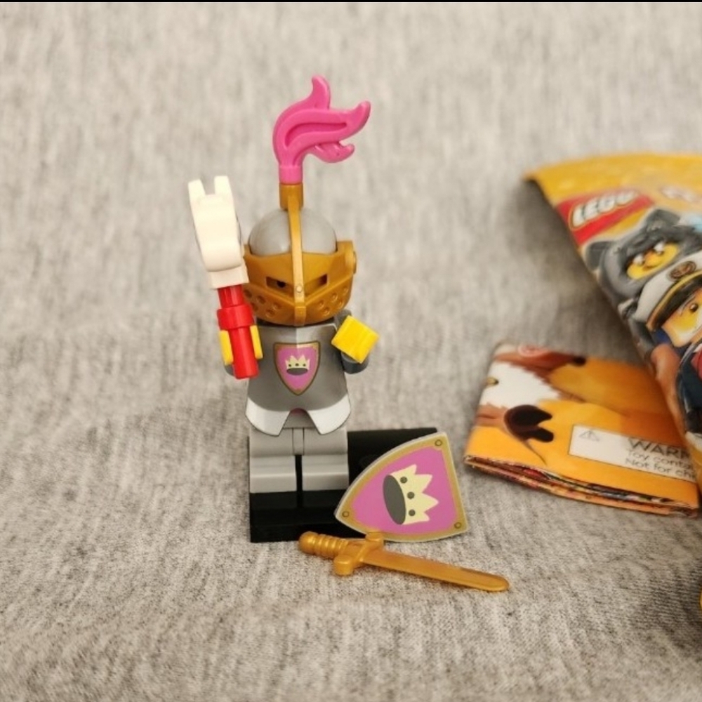 Lego Knight Minifigure with Pink Plume and Gold Helmet Series 23 Mini Figure